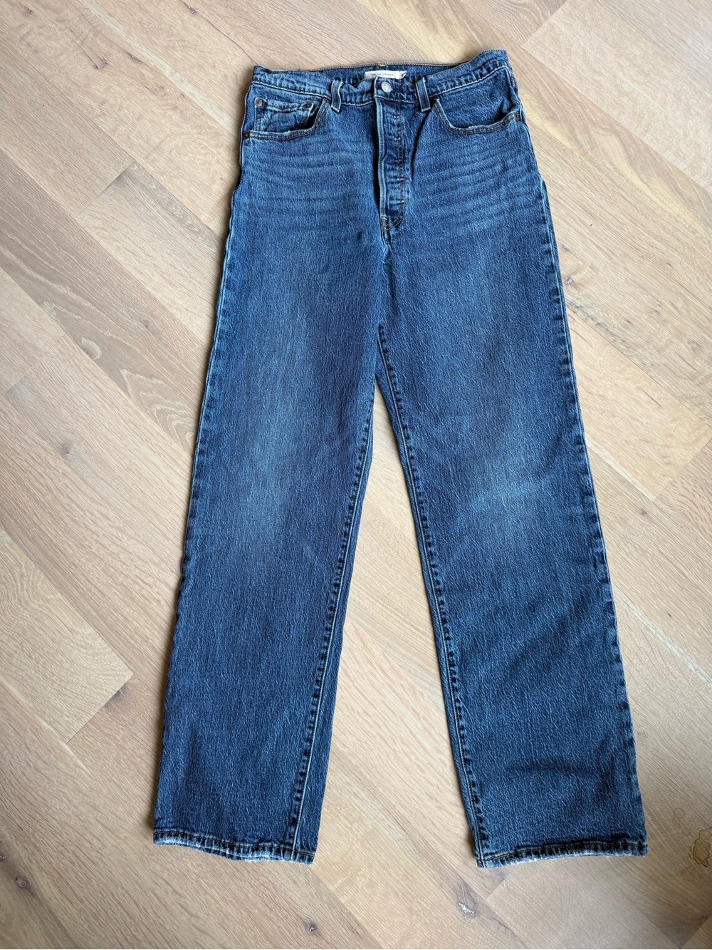 Levi's Women's Mid-Blue Ribcage Straight-Leg Jeans